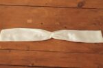 Napkin band/bow off white shantung